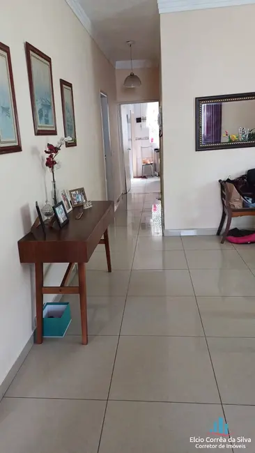 Casa com 4 quartos à venda, 300m2 em Jabaquara, Santos - SP - imagem 3 Foto 3 de Casa com 4 quartos à venda, 300m2 em Jabaquara, Santos - SP