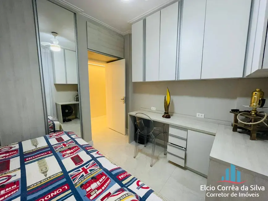 Foto 9 de Apartamento com 3 quartos à venda, 147m2 em Gonzaga, Santos - SP