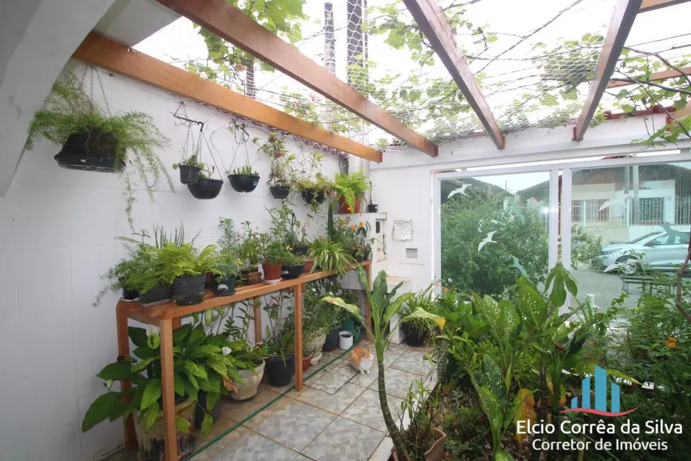 Casa com 3 quartos à venda, 252m2 em Mirim, Praia Grande - SP - imagem 6 Foto 6 de Casa com 3 quartos à venda, 252m2 em Mirim, Praia Grande - SP