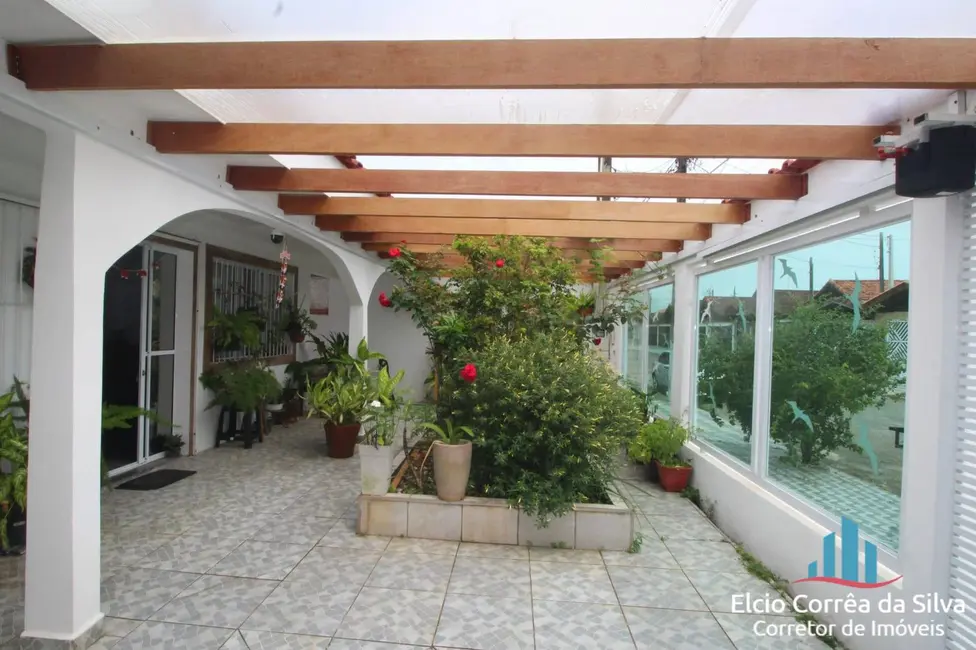 Casa com 3 quartos à venda, 252m2 em Mirim, Praia Grande - SP - imagem 5 Foto 5 de Casa com 3 quartos à venda, 252m2 em Mirim, Praia Grande - SP