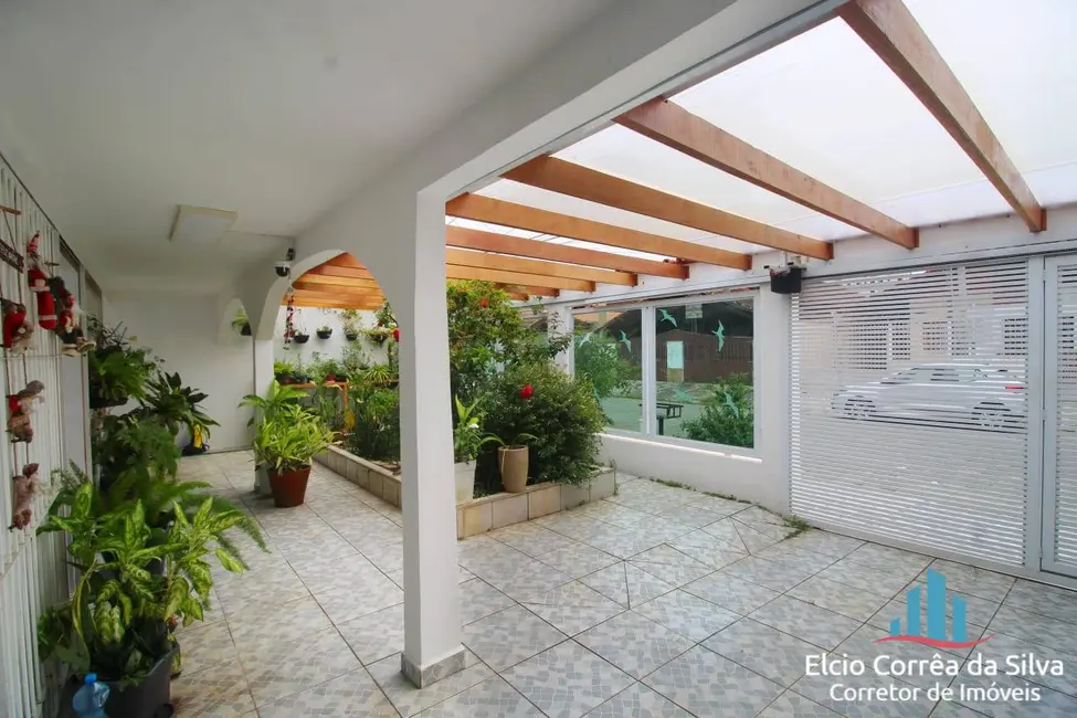 Casa com 3 quartos à venda, 252m2 em Mirim, Praia Grande - SP - imagem 3 Foto 3 de Casa com 3 quartos à venda, 252m2 em Mirim, Praia Grande - SP