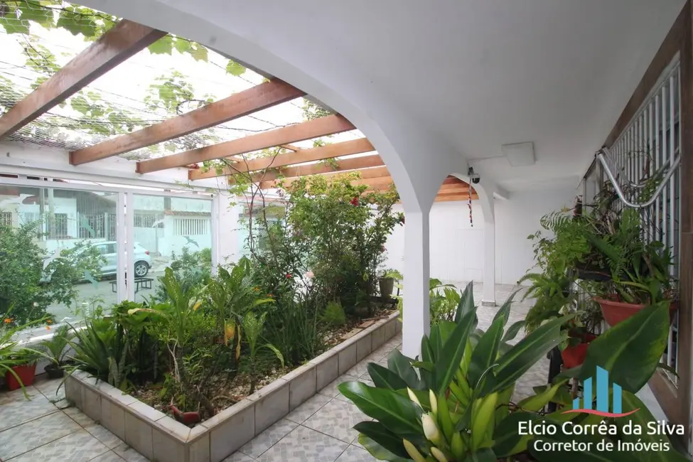 Casa com 3 quartos à venda, 252m2 em Mirim, Praia Grande - SP - imagem 4 Foto 4 de Casa com 3 quartos à venda, 252m2 em Mirim, Praia Grande - SP