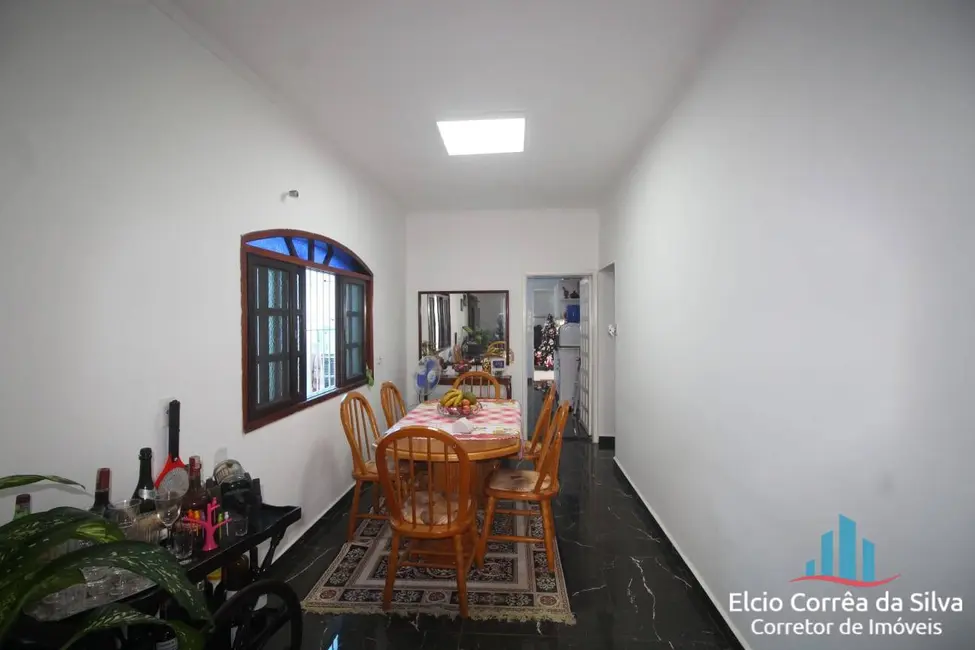 Casa com 3 quartos à venda, 252m2 em Mirim, Praia Grande - SP - imagem 8 Foto 8 de Casa com 3 quartos à venda, 252m2 em Mirim, Praia Grande - SP