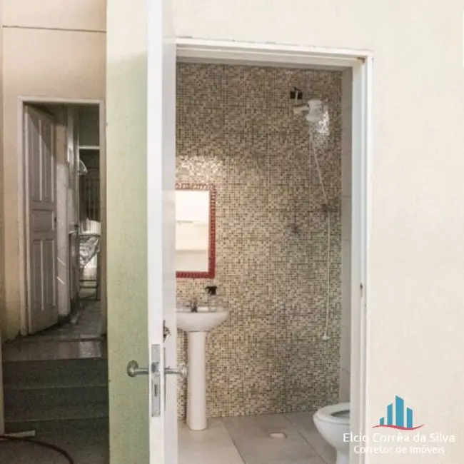 Casa com 3 quartos à venda, 240m2 em Gonzaga, Santos - SP - imagem 5 Foto 5 de Casa com 3 quartos à venda, 240m2 em Gonzaga, Santos - SP