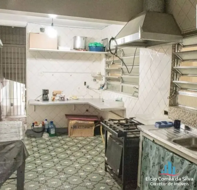 Casa com 3 quartos à venda, 240m2 em Gonzaga, Santos - SP - imagem 6 Foto 6 de Casa com 3 quartos à venda, 240m2 em Gonzaga, Santos - SP