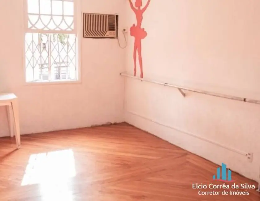 Casa com 3 quartos à venda, 240m2 em Gonzaga, Santos - SP - imagem 8 Foto 8 de Casa com 3 quartos à venda, 240m2 em Gonzaga, Santos - SP