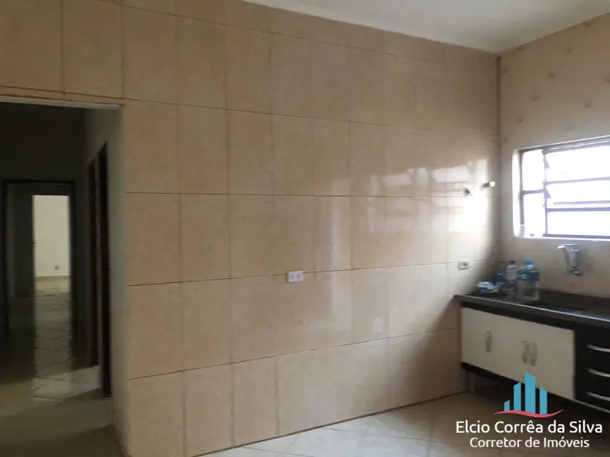 Foto 8 de Casa com 4 quartos para alugar, 185m2 em Tupi, Praia Grande - SP