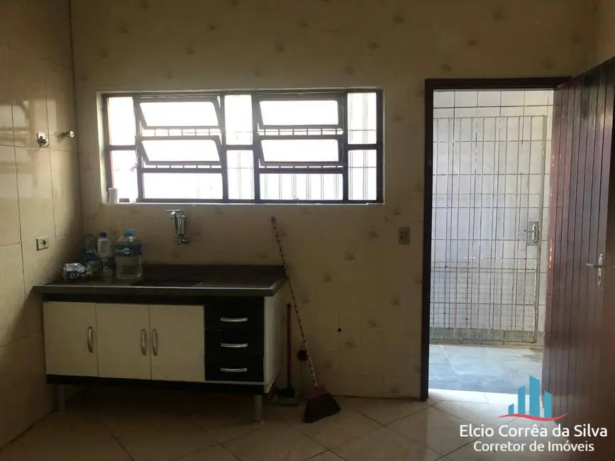 Foto 9 de Casa com 4 quartos para alugar, 185m2 em Tupi, Praia Grande - SP