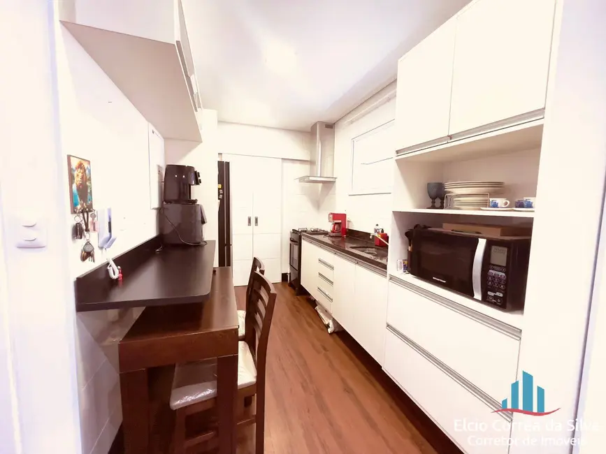 Apartamento com 3 quartos para alugar, 82m2 em José Menino, Santos - SP - imagem 8 Foto 8 de Apartamento com 3 quartos para alugar, 82m2 em José Menino, Santos - SP