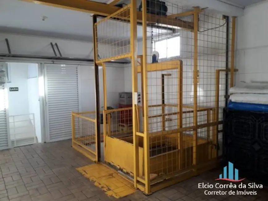 Casa com 5 quartos para alugar, 335m2 em Vila Mathias, Santos - SP - imagem 6 Foto 6 de Casa com 5 quartos para alugar, 335m2 em Vila Mathias, Santos - SP