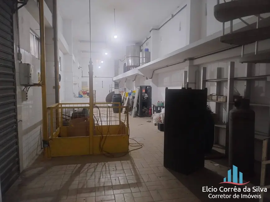 Foto 2 de Casa com 5 quartos para alugar, 335m2 em Vila Mathias, Santos - SP