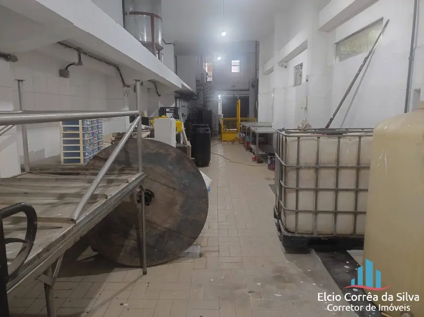 Foto 3 de Casa com 5 quartos para alugar, 335m2 em Vila Mathias, Santos - SP