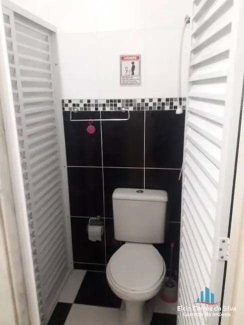 Casa com 5 quartos para alugar, 335m2 em Vila Mathias, Santos - SP - imagem 8 Foto 8 de Casa com 5 quartos para alugar, 335m2 em Vila Mathias, Santos - SP