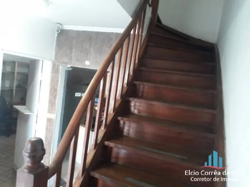 Casa com 5 quartos para alugar, 335m2 em Vila Mathias, Santos - SP - imagem 4 Foto 4 de Casa com 5 quartos para alugar, 335m2 em Vila Mathias, Santos - SP