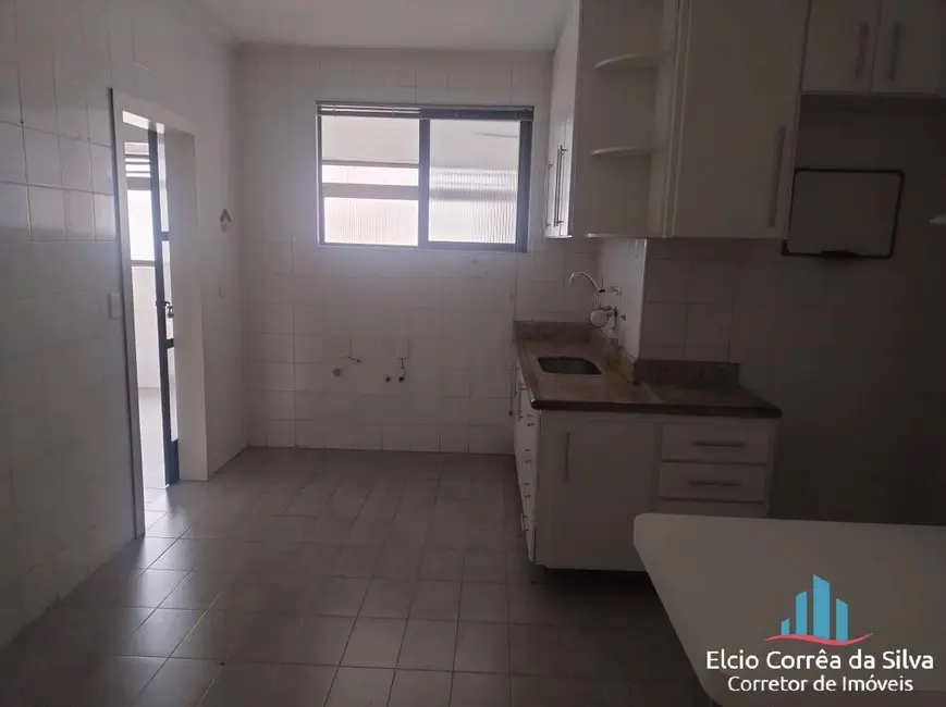 Foto 9 de Apartamento com 3 quartos à venda, 131m2 em Gonzaga, Santos - SP
