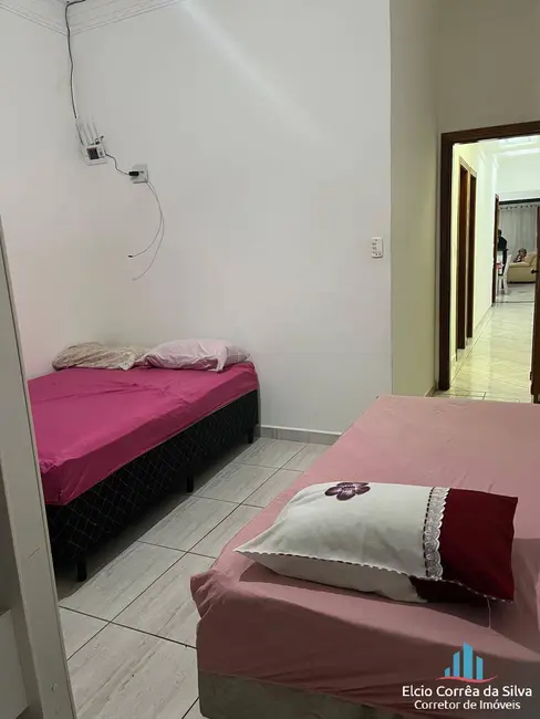Casa com 3 quartos à venda, 165m2 em Caiçara, Praia Grande - SP - imagem 9 Foto 9 de Casa com 3 quartos à venda, 165m2 em Caiçara, Praia Grande - SP