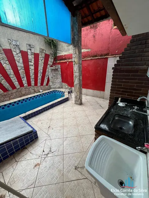 Casa com 3 quartos à venda, 165m2 em Caiçara, Praia Grande - SP - imagem 1 Foto 1 de Casa com 3 quartos à venda, 165m2 em Caiçara, Praia Grande - SP