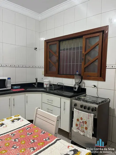 Casa com 3 quartos à venda, 165m2 em Caiçara, Praia Grande - SP - imagem 4 Foto 4 de Casa com 3 quartos à venda, 165m2 em Caiçara, Praia Grande - SP