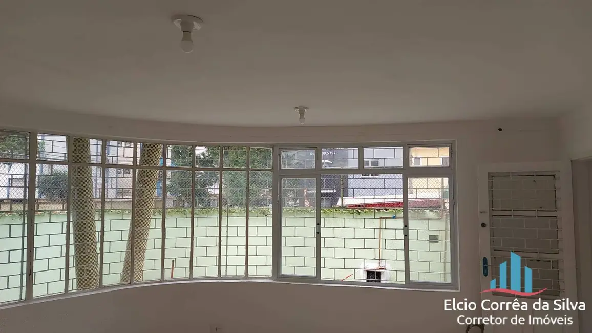 Casa com 5 quartos para alugar, 250m2 em Embaré, Santos - SP - imagem 4 Foto 4 de Casa com 5 quartos para alugar, 250m2 em Embaré, Santos - SP