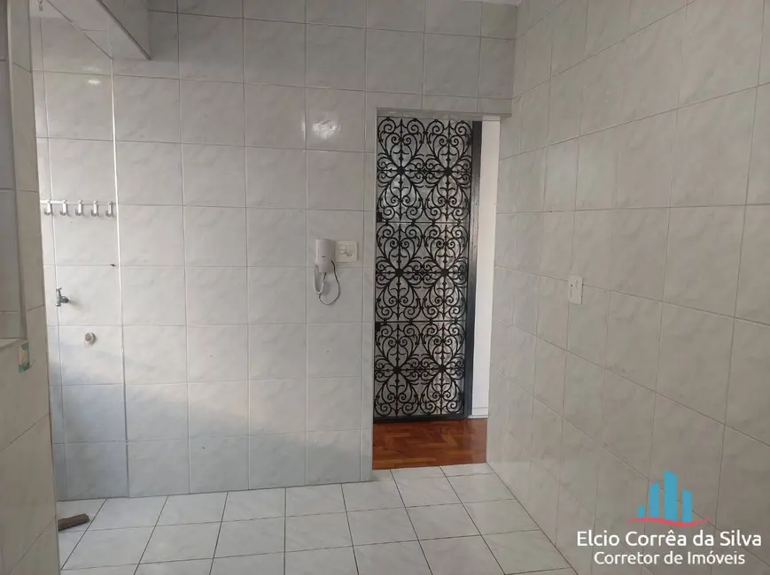 Apartamento com 2 quartos para alugar, 75m2 em Gonzaga, Santos - SP - imagem 5 Foto 5 de Apartamento com 2 quartos para alugar, 75m2 em Gonzaga, Santos - SP
