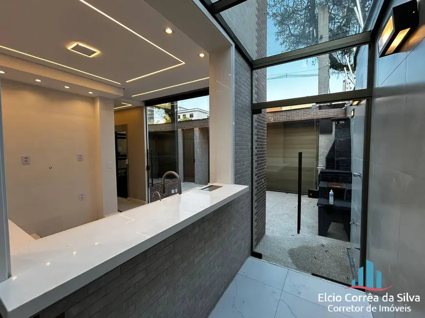 Casa com 5 quartos à venda, 240m2 em Campo Grande, Santos - SP - imagem 4 Foto 4 de Casa com 5 quartos à venda, 240m2 em Campo Grande, Santos - SP