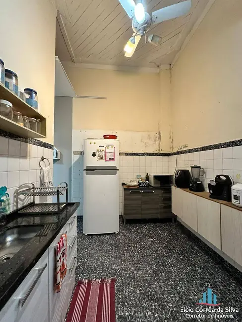 Casa com 3 quartos à venda, 300m2 em Vila Mathias, Santos - SP - imagem 8 Foto 8 de Casa com 3 quartos à venda, 300m2 em Vila Mathias, Santos - SP