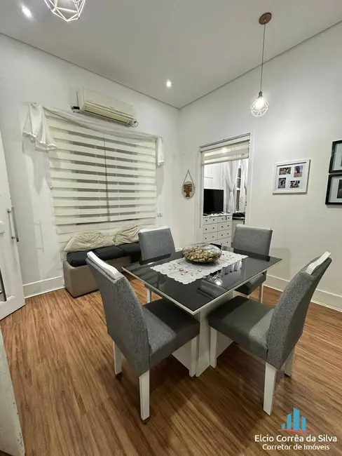 Casa com 3 quartos à venda, 300m2 em Vila Mathias, Santos - SP - imagem 9 Foto 9 de Casa com 3 quartos à venda, 300m2 em Vila Mathias, Santos - SP