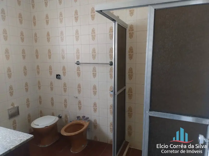 Foto 7 de Casa com 6 quartos para alugar, 325m2 em Vila Mathias, Santos - SP