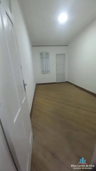 Foto 9 de Casa com 6 quartos para alugar, 325m2 em Vila Mathias, Santos - SP