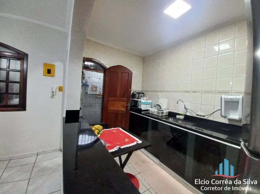 Foto 2 de Casa com 2 quartos à venda, 92m2 em Aviação, Praia Grande - SP