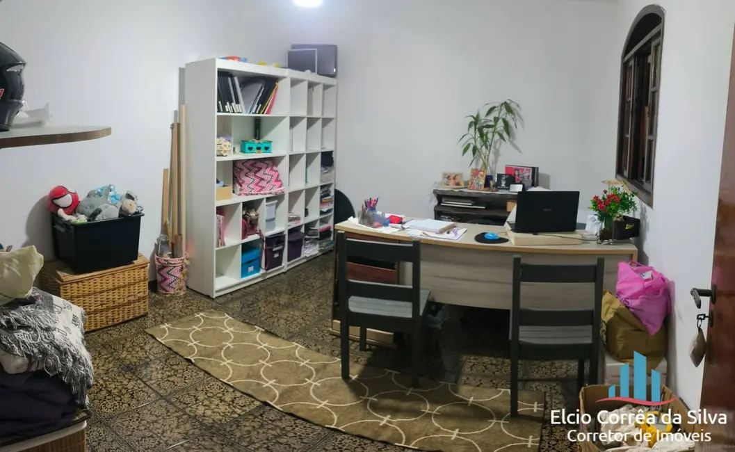 Foto 2 de Casa com 4 quartos à venda, 400m2 em Mirim, Praia Grande - SP