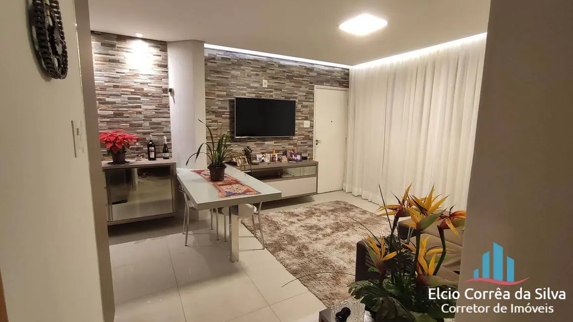 Foto 2 de Apartamento com 2 quartos à venda, 72m2 em Encruzilhada, Santos - SP