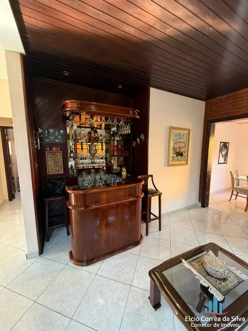 Foto 4 de Casa com 4 quartos à venda, 340m2 em Canto do Forte, Praia Grande - SP