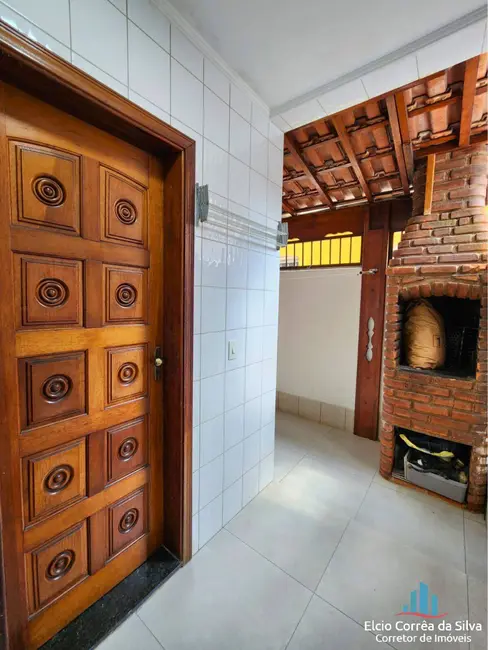 Foto 2 de Casa com 2 quartos à venda, 110m2 em Guilhermina, Praia Grande - SP