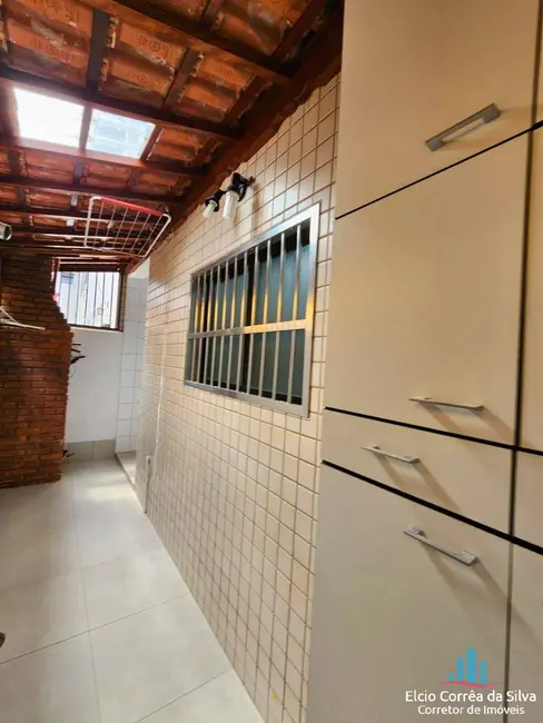 Foto 3 de Casa com 2 quartos à venda, 110m2 em Guilhermina, Praia Grande - SP