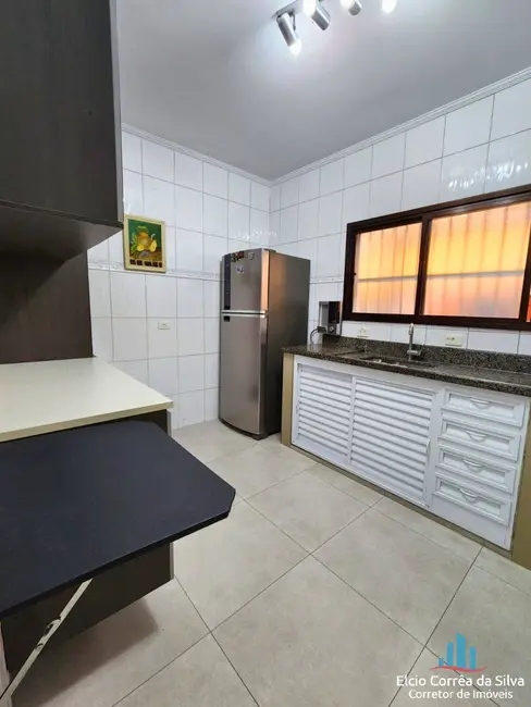 Foto 9 de Casa com 2 quartos à venda, 110m2 em Guilhermina, Praia Grande - SP