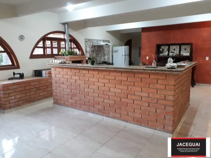 Fazenda / Haras com 16 quartos à venda, 6250m2 em Sarapui - SP - imagem 3 Foto 3 de Fazenda / Haras com 16 quartos à venda, 6250m2 em Sarapui - SP