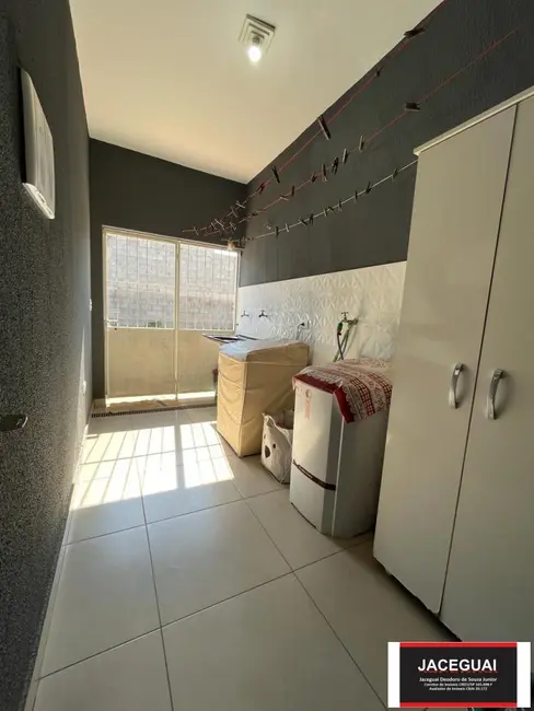 Casa de Condomínio com 3 quartos à venda, 180m2 em Dona Catarina, Mairinque - SP - imagem 6 Foto 6 de Casa de Condomínio com 3 quartos à venda, 180m2 em Dona Catarina, Mairinque - SP