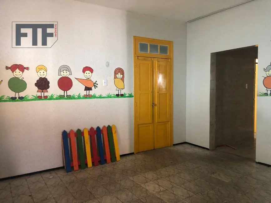 Foto 9 de Casa com 10 quartos para alugar, 363m2 em Fátima, Fortaleza - CE