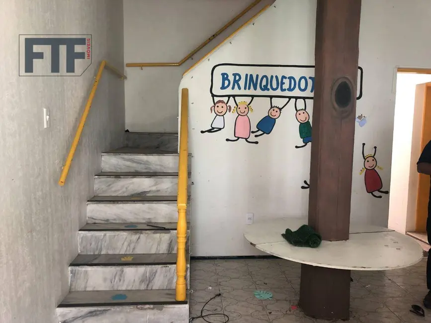 Foto 10 de Casa com 10 quartos para alugar, 363m2 em Fátima, Fortaleza - CE