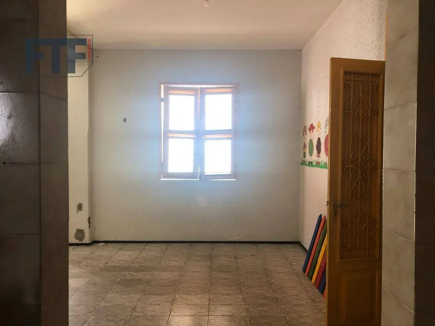 Foto 7 de Casa com 10 quartos para alugar, 363m2 em Fátima, Fortaleza - CE