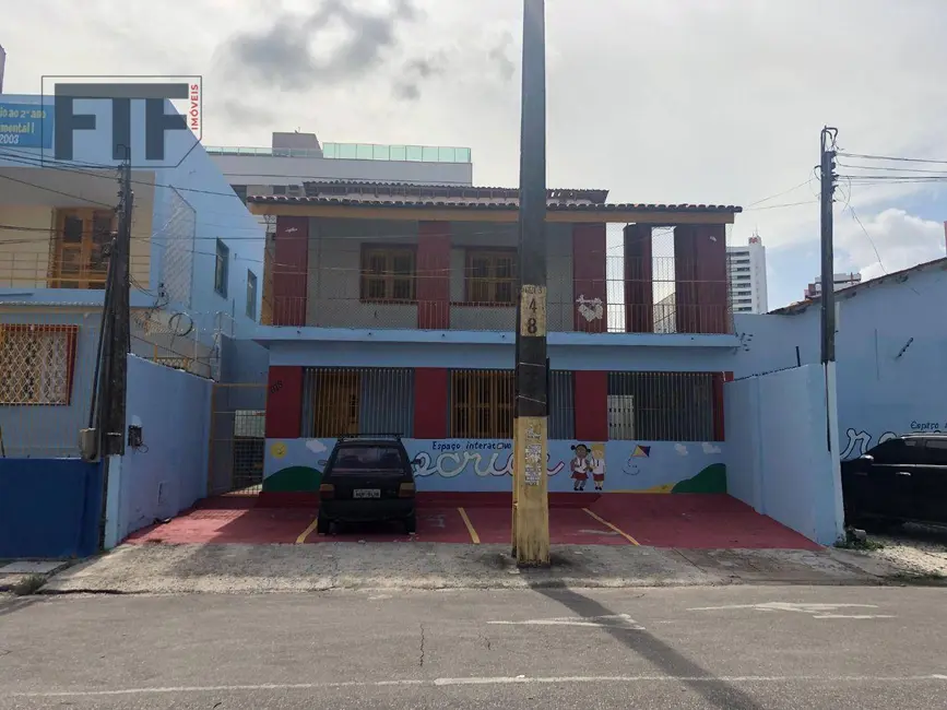 Foto 18 de Casa com 10 quartos para alugar, 363m2 em Fátima, Fortaleza - CE