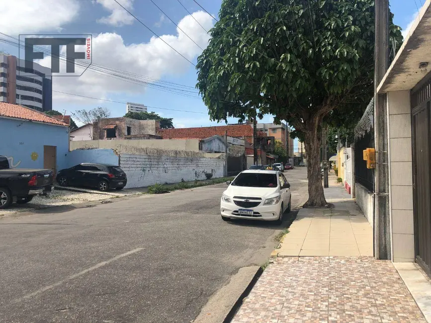 Foto 17 de Casa com 10 quartos para alugar, 363m2 em Fátima, Fortaleza - CE