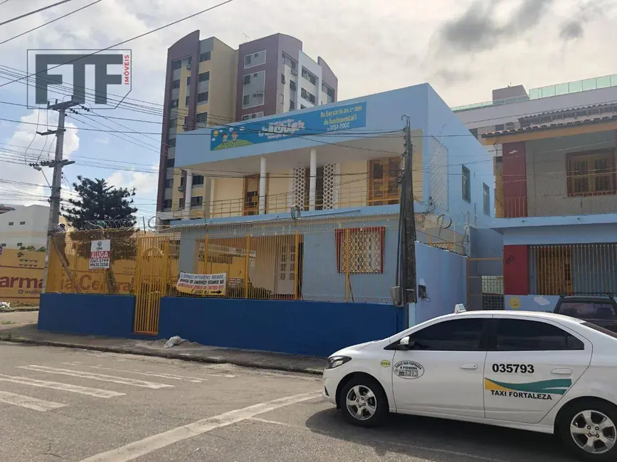 Foto 15 de Casa com 10 quartos para alugar, 363m2 em Fátima, Fortaleza - CE