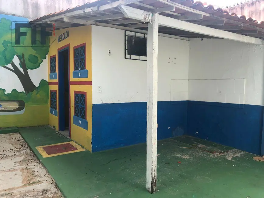 Foto 3 de Casa com 10 quartos para alugar, 363m2 em Fátima, Fortaleza - CE