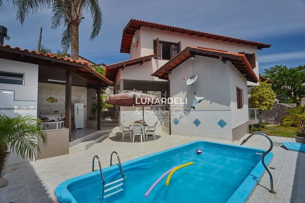 Casa com 3 quartos à venda, 220m2 em Itaguaçu, Florianopolis - SC - imagem 3 Foto 3 de Casa com 3 quartos à venda, 220m2 em Itaguaçu, Florianopolis - SC