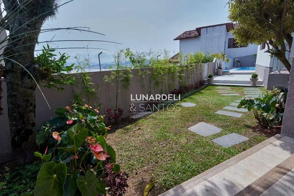 Casa com 3 quartos à venda, 220m2 em Itaguaçu, Florianopolis - SC - imagem 8 Foto 8 de Casa com 3 quartos à venda, 220m2 em Itaguaçu, Florianopolis - SC