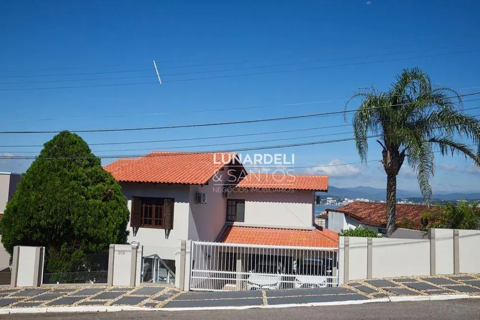 Foto 1 de Casa com 3 quartos à venda, 220m2 em Itaguaçu, Florianopolis - SC
