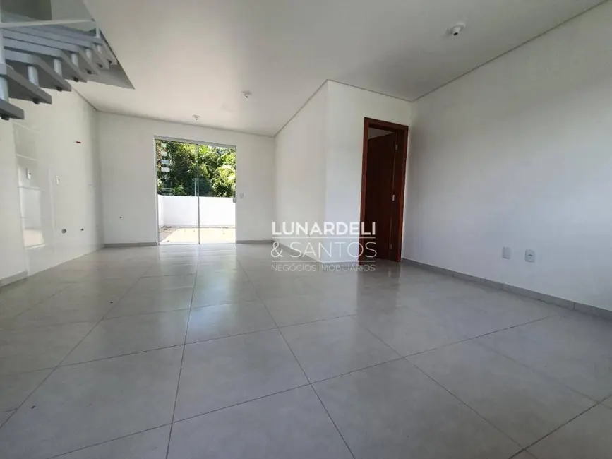 Foto 5 de Sobrado com 2 quartos à venda, 70m2 em Forquilhas, Sao Jose - SC