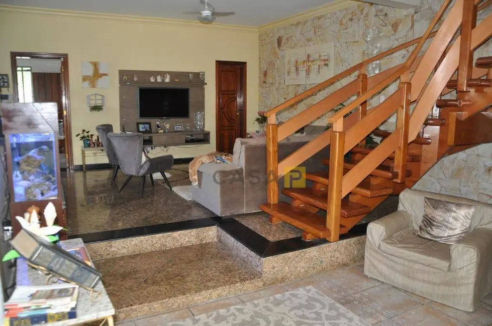 Casa com 4 quartos à venda, 377m2 em Peruibe - SP - imagem 3 Foto 3 de Casa com 4 quartos à venda, 377m2 em Peruibe - SP